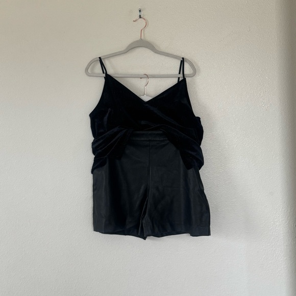 Halogen Black Outfit Set Velvet Cami Faux Leather Shorts High Rise Size L Large - Picture 3 of 16